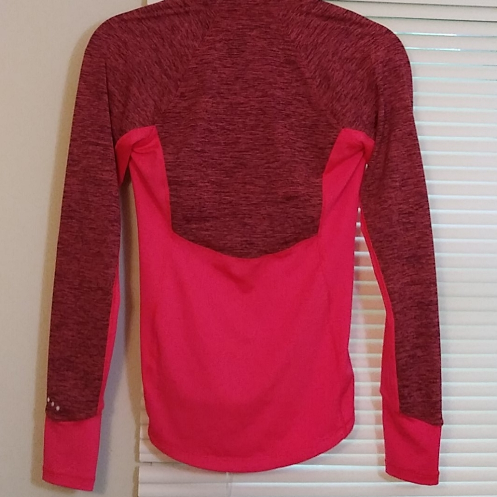 Bundle 5 for $20 Reebok work out top - Picture 4 of 5